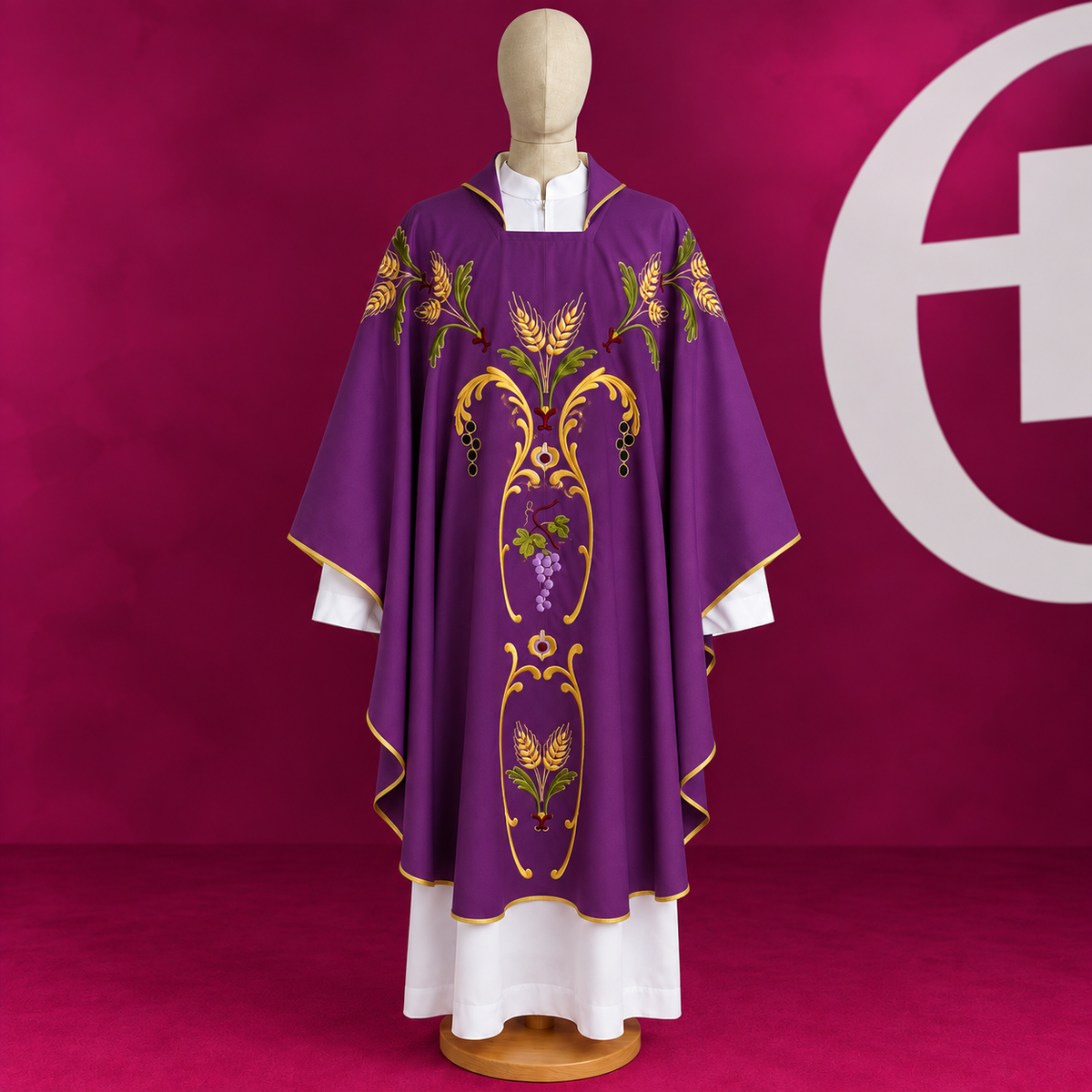 Casula Liturgica in Pura Lana Ricamo Uva e Motivi Barocchi Colorati (Colori Disponibili)