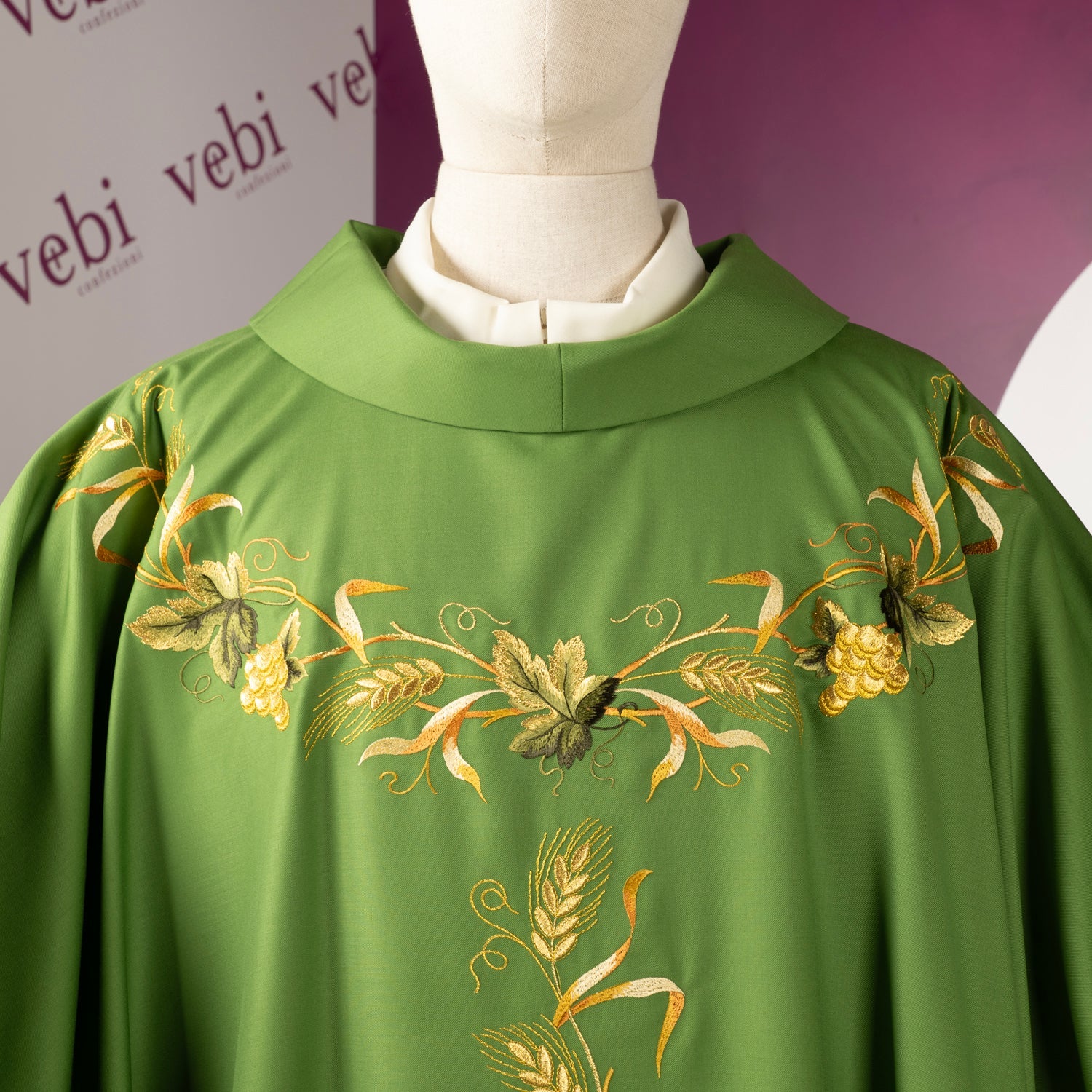 Casula in Lana Ricamo Spiga e Uva  (4 Colori Liturgici)