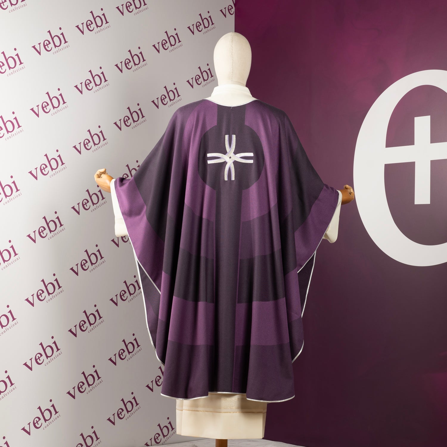 Casula in Lana con Motivo Geometrico Moderno (Colori Liturgici Disponibili)