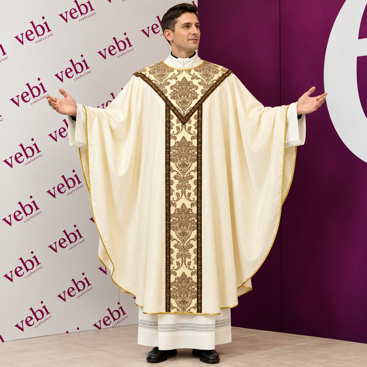Casula in Lana e Lurex con Inserti in Damasco Misto Seta Marrone Oro
