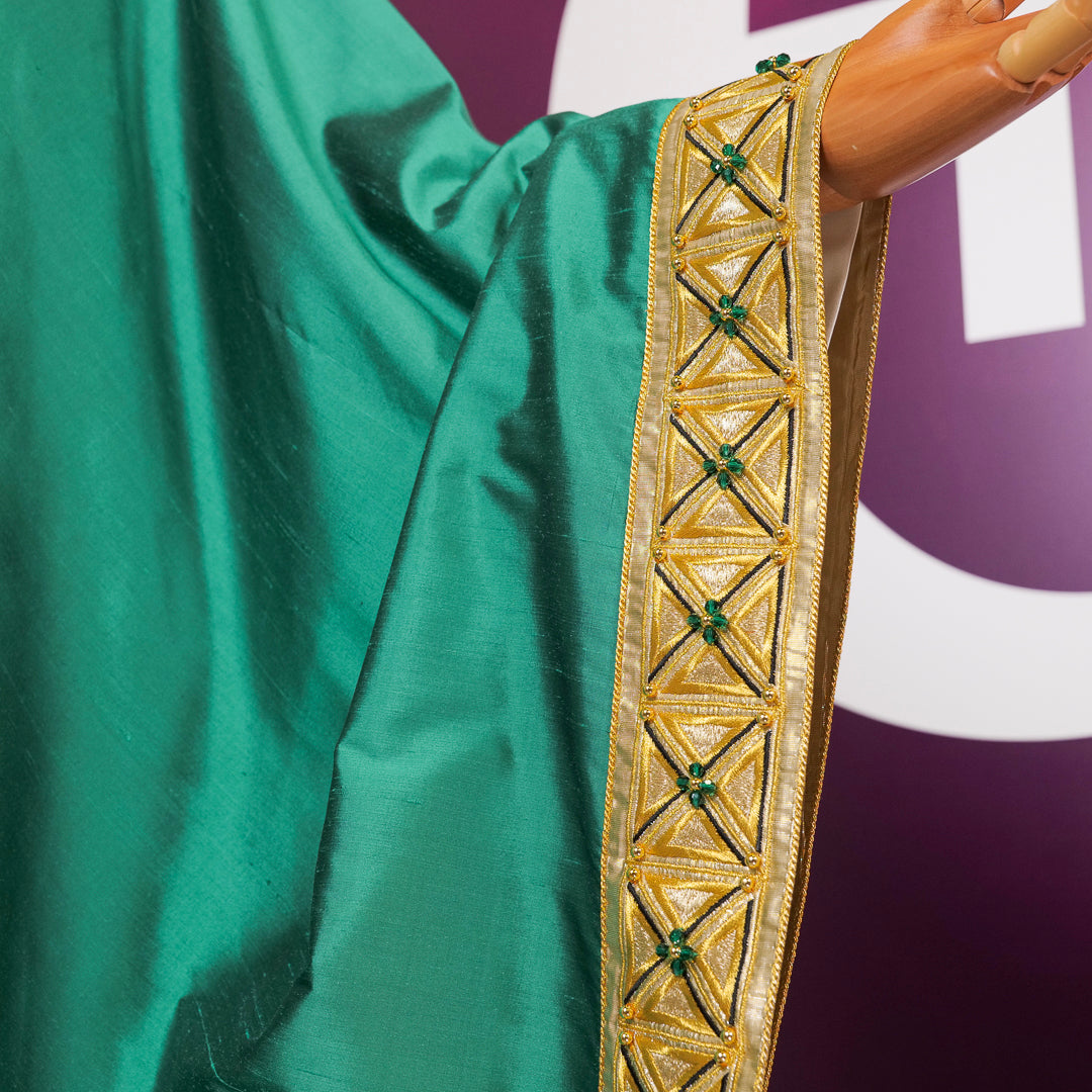 Casula in Seta con Stolone Seta Oro e Swarovski (Colori Liturgici, Rosa e Celeste)