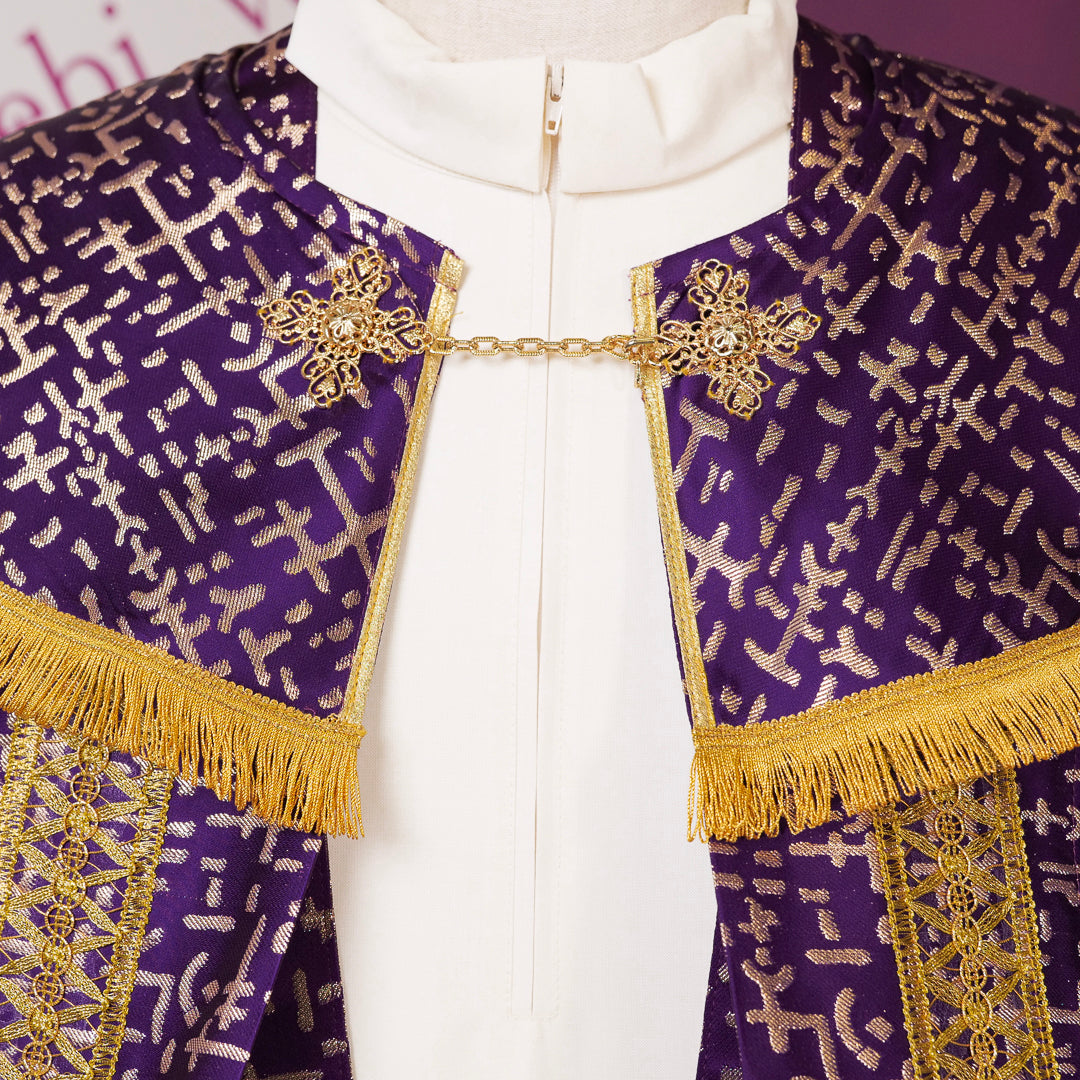 Piviale Sacro in Broccato Colore Viola con Dettagli di Pregio in Oro