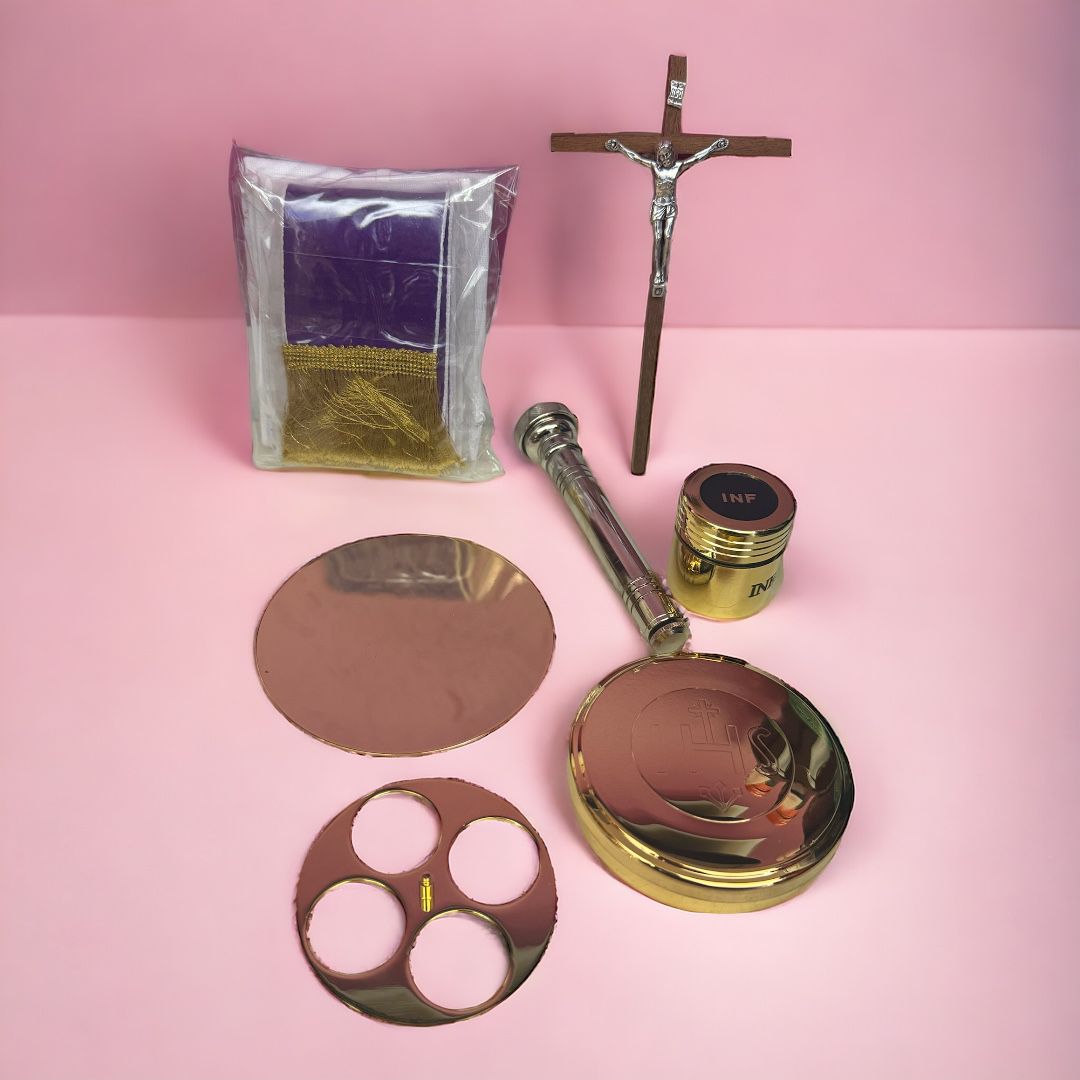 Zaino in Pelle Capiente con Numerose Tasche e Scomparti (Completo di oggetti liturgia)