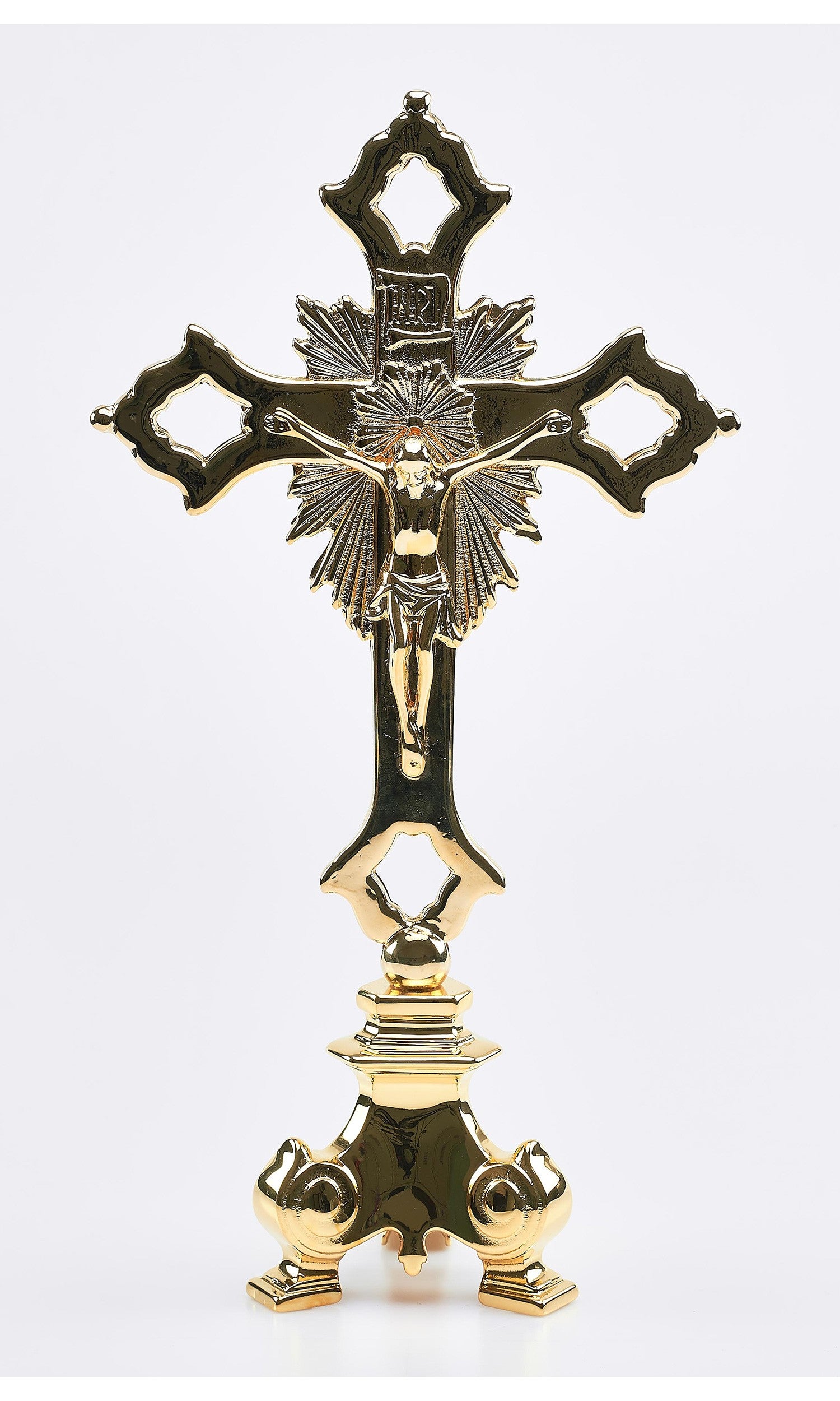 Croce lavorata con base barocca