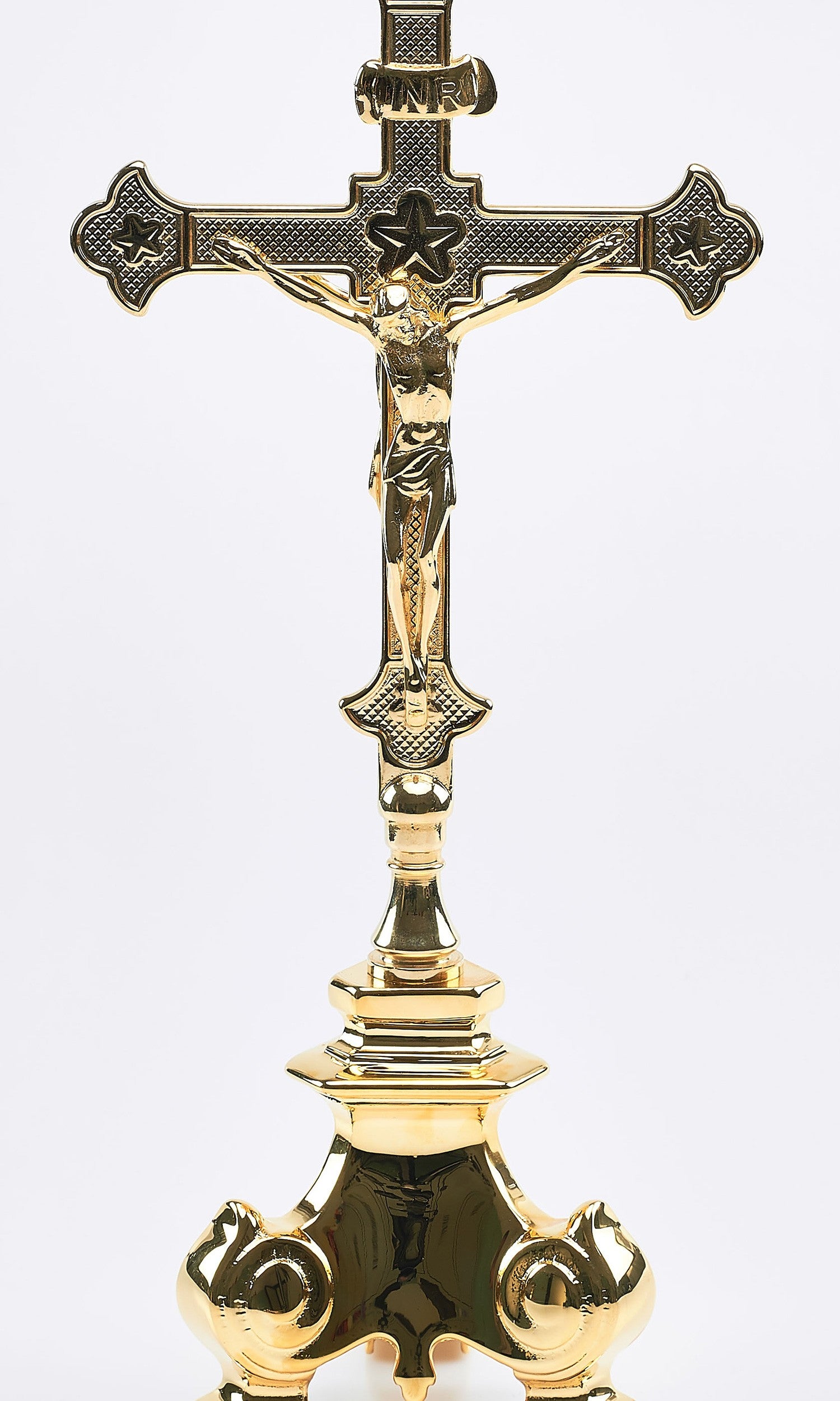 Croce con stelle su base barocca