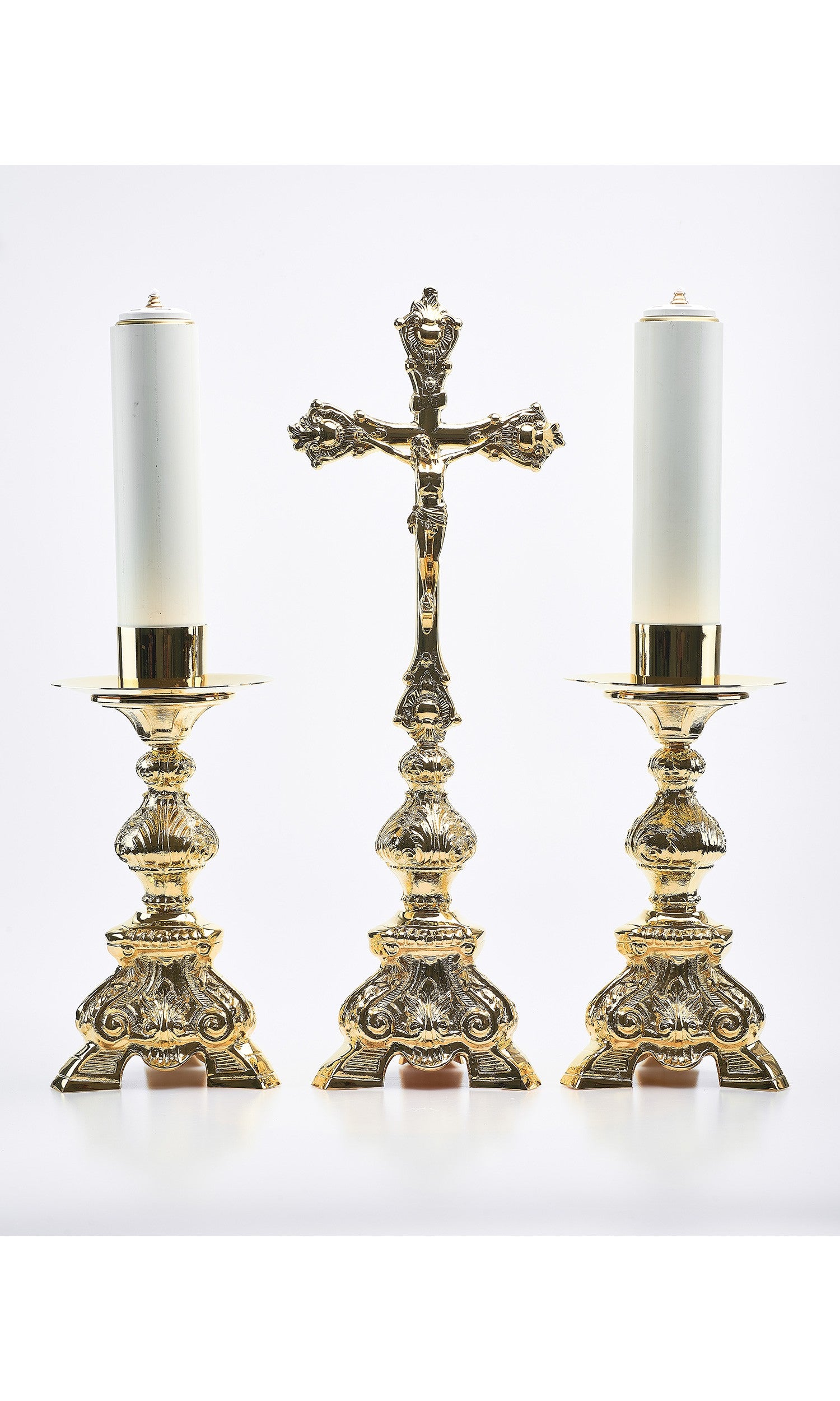 Candeliere con croce incassata altezza 60 cm