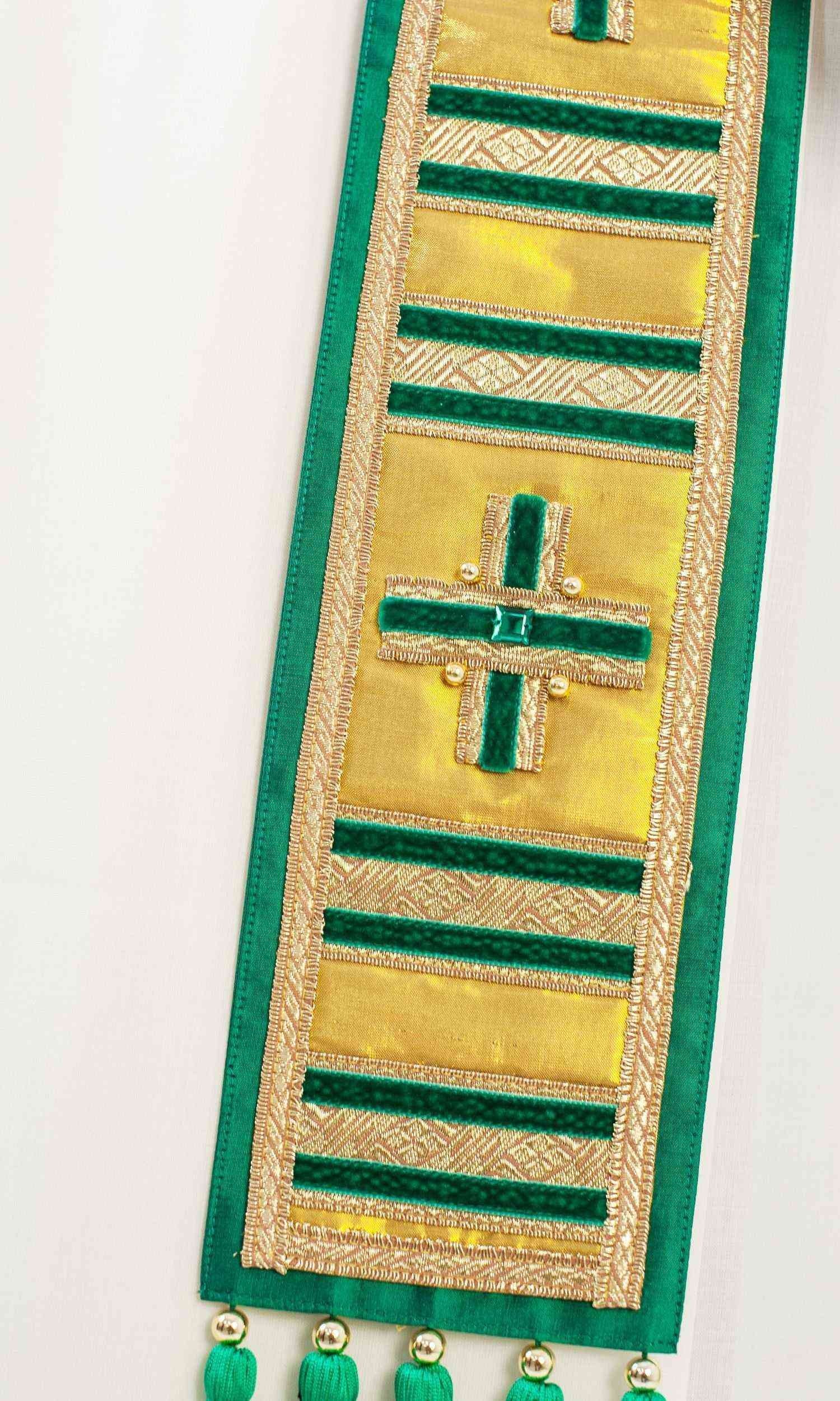 Stola per Sacerdote verde in seta con croci