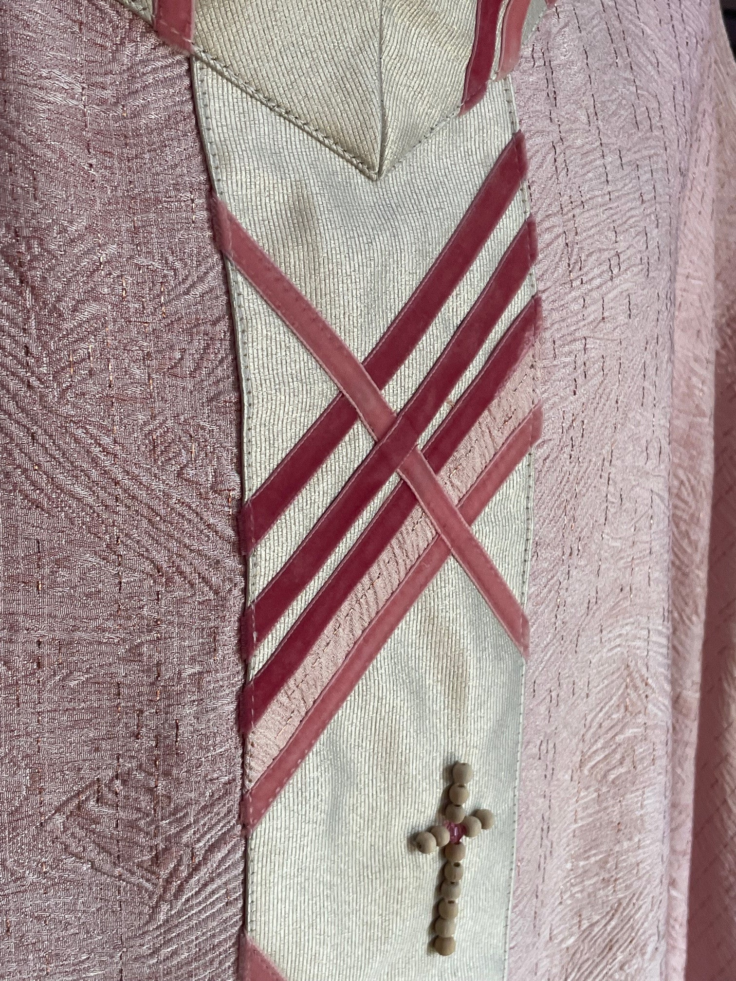 Casula con Stolone Moderno Inserti in Velluto e Croci in Legno Ulivo (Colori Disponibili)