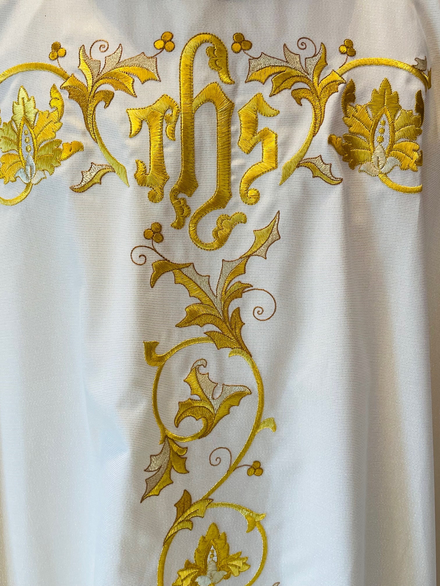 Casula Sacerdotale in Lana Seta e Lurex con Ricami Oro