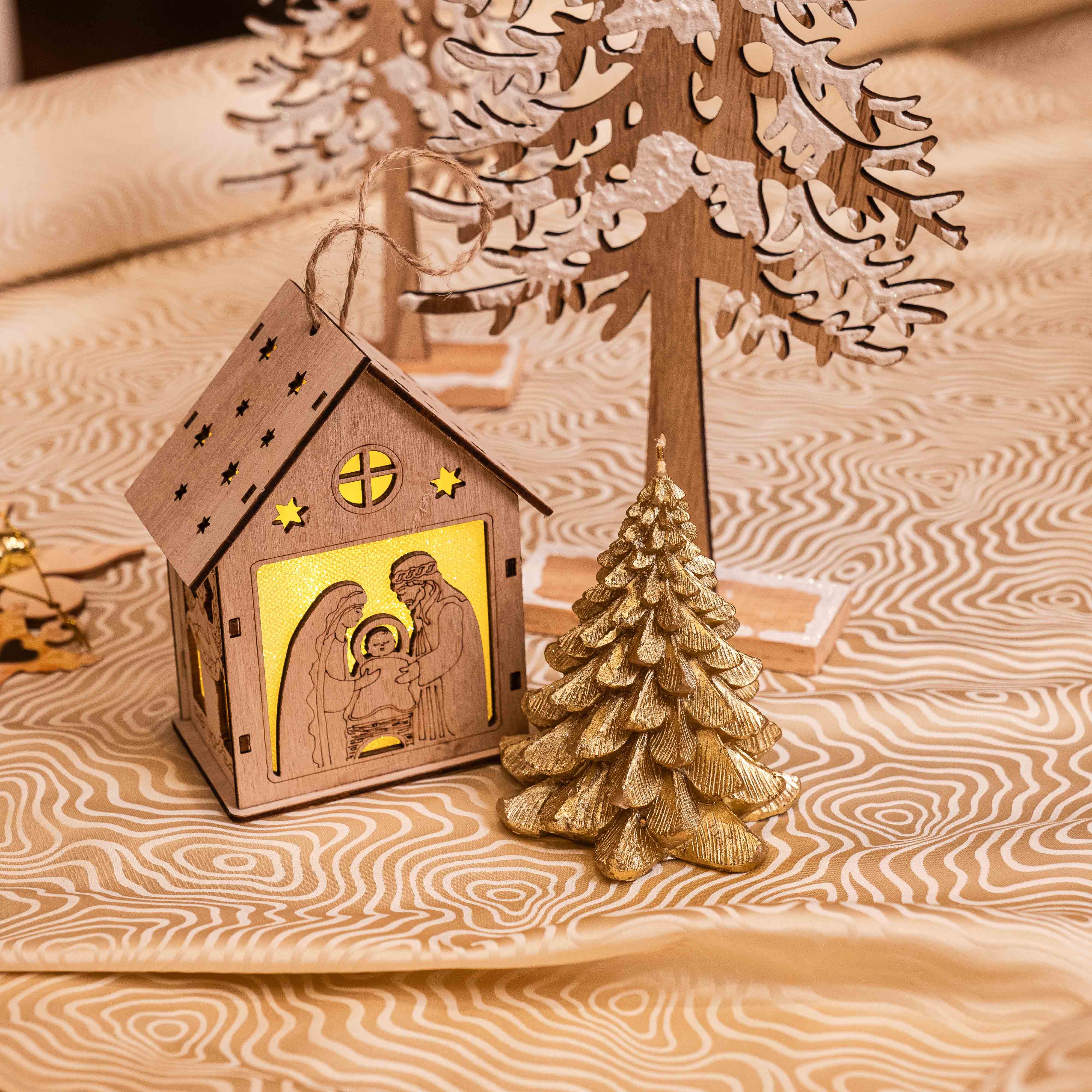 Casetta Piccola tema Natività in legno con luce Soggetti Sacra Famiglia