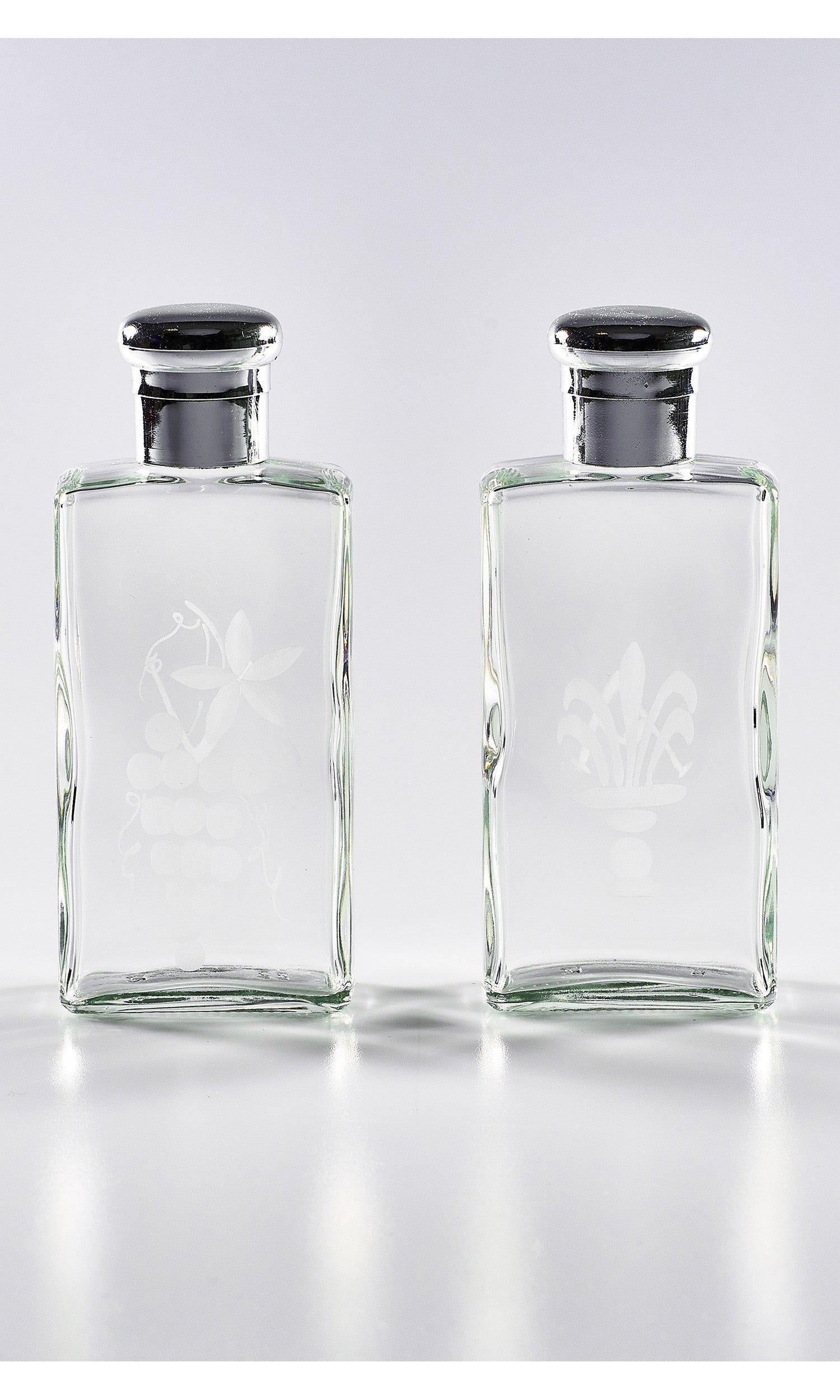 Bottiglie acqua e vino in cristallo decorato